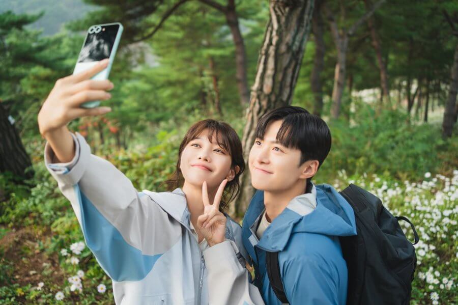 “Second Shot At Love” Kdrama is about a girl who loves to drink and a boy who hates it